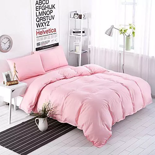 Lenjerie de pat (53 fotografii): Kituri frumoase. Ce facilități de dormit sunt cea mai bună calitate și cum să le alegi? Producție 24720_21