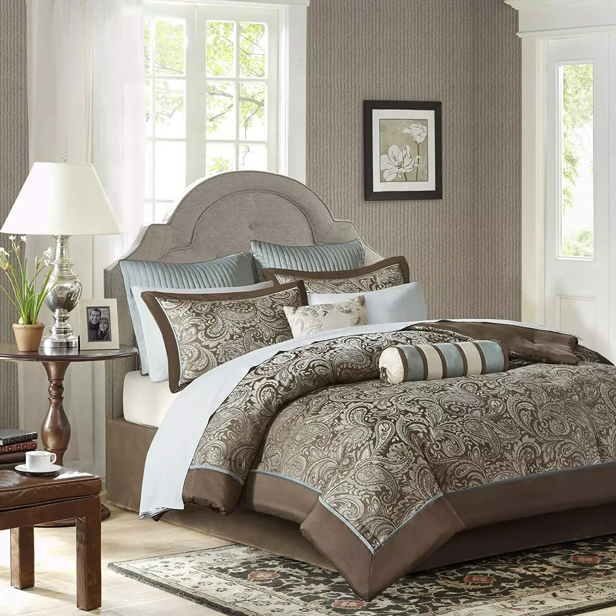 أغطية السرير (53 صورة): مجموعات جميلة. ما هي مرافق النوم هي الأكثر جودة جيدة وكيفية اختيارها؟ إنتاج 24720_4