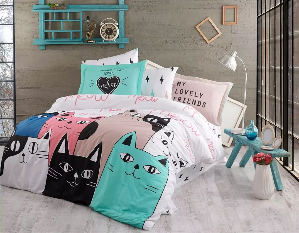 Ropa de cama (53 fotos): Kits hermosos. ¿Qué instalaciones para dormir son las más de buena calidad y cómo elegirlas? Producción 24720_44