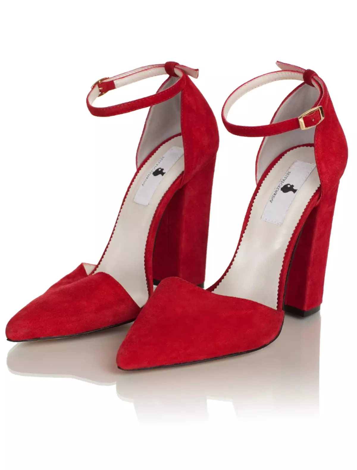 zapatos de gamuza roja (43 fotos): ¿Cuáles son los modelos en una alta y baja del talón, en una cuña y pasadores, cómo limpia 2472_24