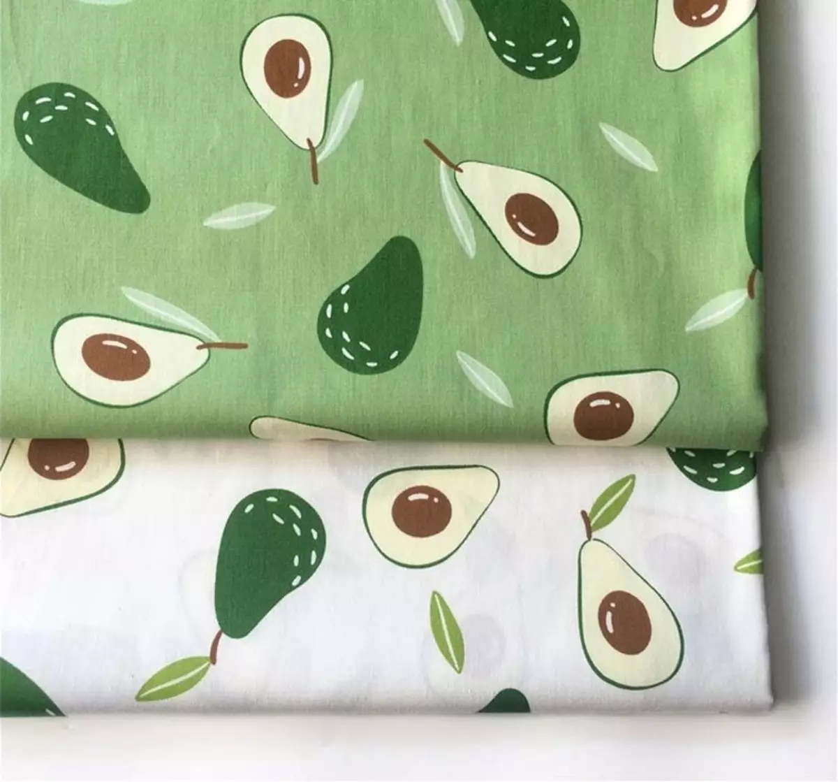 Постелнина со авокадо: поставува од различни ткаенини на еден кревет и 1,5 спални, други опции 24741_9