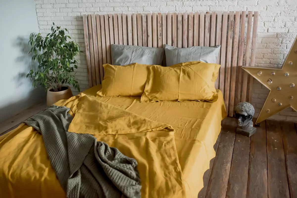 Tecido de roupa de cama: Que material é melhor comprar? Tipos e classificação. Como escolher a cama de alta qualidade? O que eles são costurados? 24761_19
