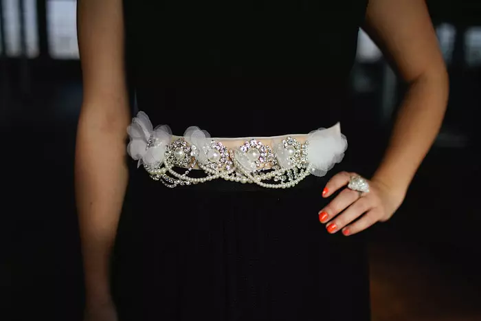 Kako lijepa za vezanje pojasa na haljini (104 fotografije): prekrasan luk ispred, detaljni korak po korak upute 2477_62