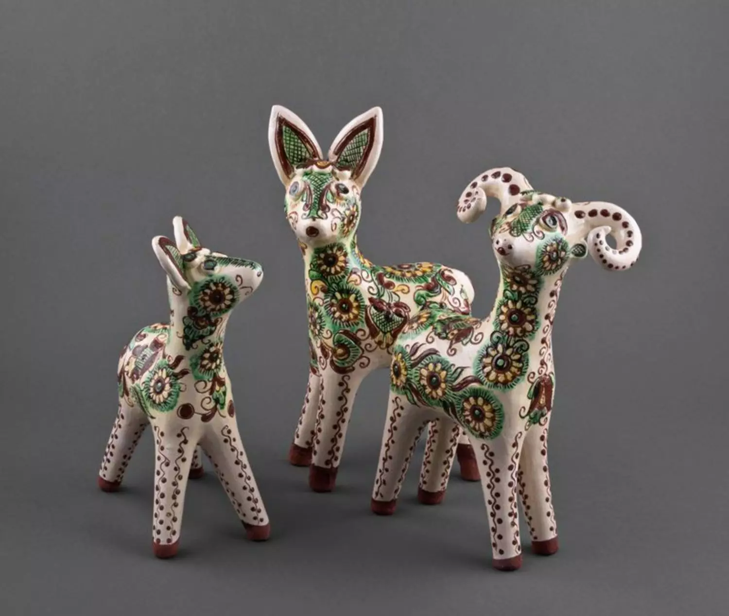Živalske figurice: konji in jeleni, zmaja in žaba, levi in ​​krave, lisice in medvedi, druge figurice 24804_11