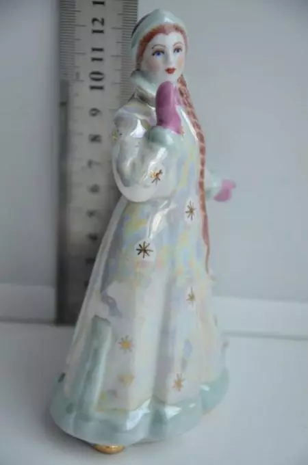 Figurine Dulyovo: porțelan 