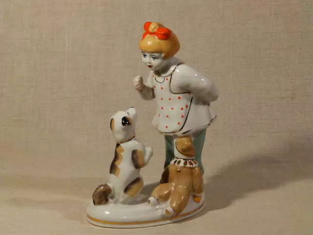 Статуетка на СССР: Най-скъпите фигурки от периода съветски. Сняг Maiden фигурки и фигурист, мечка и коне, скиор и други модели на СССР 24823_3