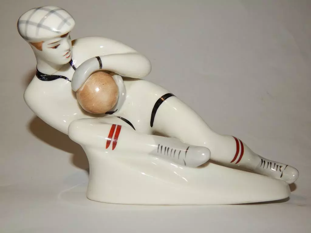 Figurines ya USSR: sanamu za gharama kubwa zaidi ya kipindi cha Soviet. Snow Maiden Figurines na skater takwimu, kubeba na farasi, skier na mifano nyingine ya USSR 24823_54