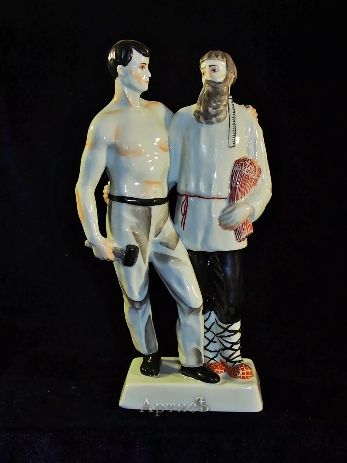 Статуетка на СССР: Най-скъпите фигурки от периода съветски. Сняг Maiden фигурки и фигурист, мечка и коне, скиор и други модели на СССР 24823_9