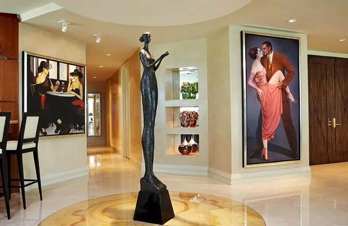 Padló magas szobrocskák a belső térben: A nagy belső figurák áttekintése a padlón, gyönyörű modellek modern stílusban és más stílusokban 24824_3