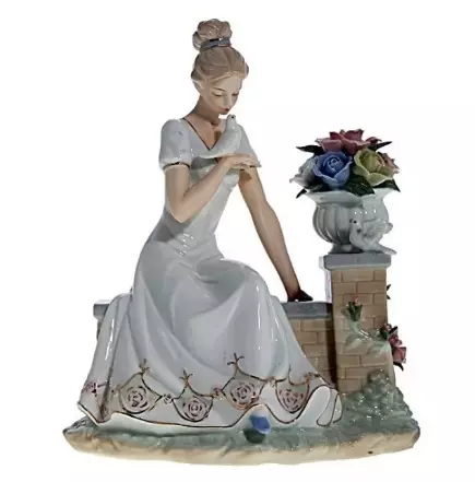 Figurines of girls: Porcelain girls with chamomile and jug of the Times of the USSR, girls with a rocker and with a mirror, with flowers and other models 24826_5