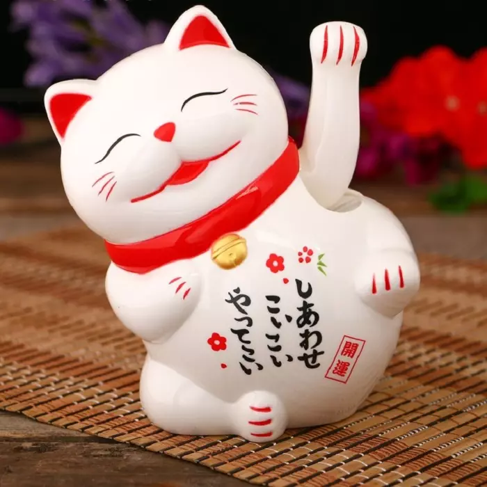 Maleki-neco: Vrijednost mačke je sretna, japanski mačka statuti s podignutim desnim i lijevom šapom. Zašto je kitty mašući šapu? Gdje staviti sliku? 24827_14
