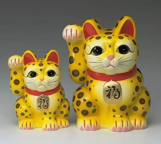 Maleki-neco: Vrijednost mačke je sretna, japanski mačka statuti s podignutim desnim i lijevom šapom. Zašto je kitty mašući šapu? Gdje staviti sliku? 24827_27
