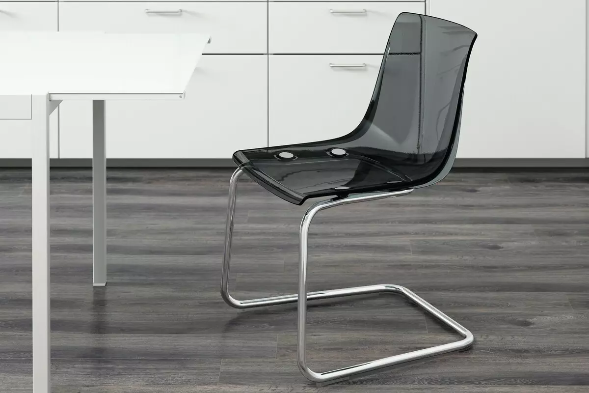 Şeffaf sandalyeler (59 fotoğraf): Plastik Bar Sandalyeler, İçişleri Modeller Hayalet ve Eames ve Diğer Şeffaf Tasarımcı Sandalyeler 24836_31