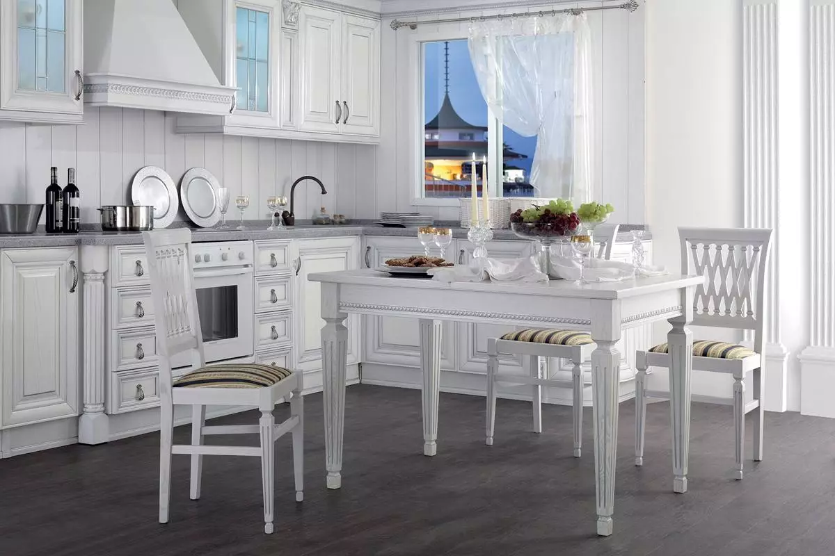 Sedie da cucina bianche (37 foto): sedie da cucina in legno luminose all'interno, design moderno di modelli in bianco e nero con schienale e altre sedie 24838_5