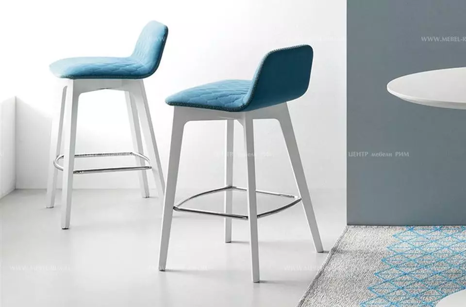 Mutfak Yarı ikili koltuklar (27 fotoğraf): sandalyeleri Özellikleri malzeme ve tasarım seçimi için 60 cm ve diğer modelleri önerileri yüksekliğindeki 24841_7