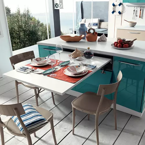 Keukenarbeiders Tafels (49 foto's): Mobiele snijtafels voor keukens van headligers, productie-professionele tafels met planken en andere opties 24846_13