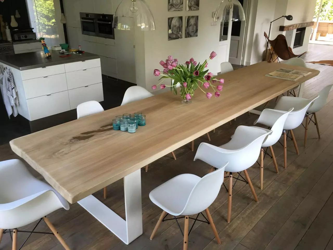 Velikost kuchyňských stolů (28 fotek): Standardní výška jídelny v kuchyni z podlahy, modelové normy 60x60, 60x80 cm a další rozměry 24855_10