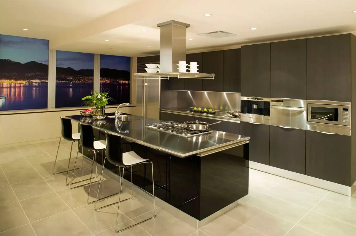 Velikost kuchyňských stolů (28 fotek): Standardní výška jídelny v kuchyni z podlahy, modelové normy 60x60, 60x80 cm a další rozměry 24855_5