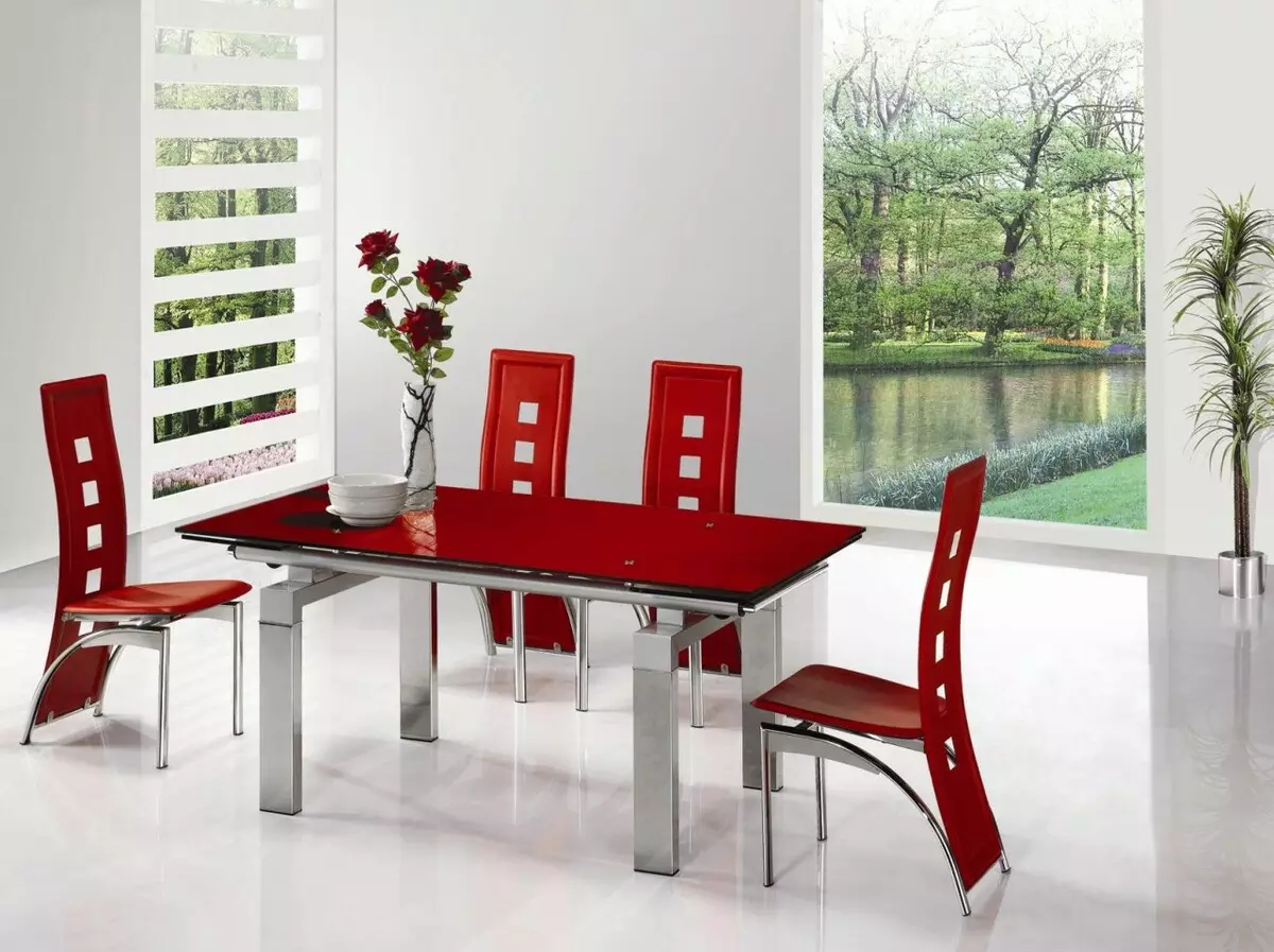 Кухонні столи на металевих ніжках (31 фото): хромовані моделі на кухню, столи на металлокаркасе з нержавіючої сталі і інші варіанти 24858_24