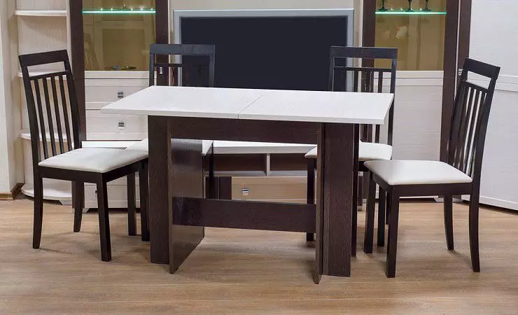 Dining Group za kuhinjo s drsno mizo (51 fotografij): zložljivi stoli iz lesa in kuhinjske tabele transformatorji, stekleno pohištvo in druge možnosti 24861_25
