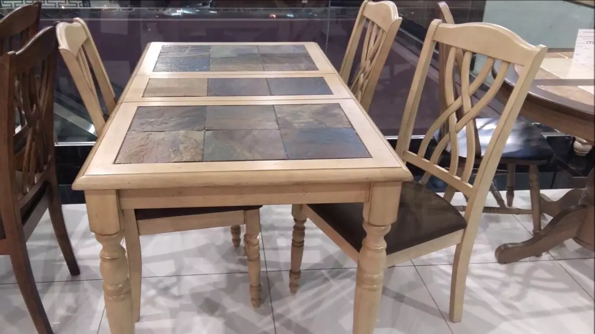 用餐組廚房配有滑動桌（51張照片）：從木頭和廚房桌子，玻璃家具和其他選擇的折疊椅 24861_35