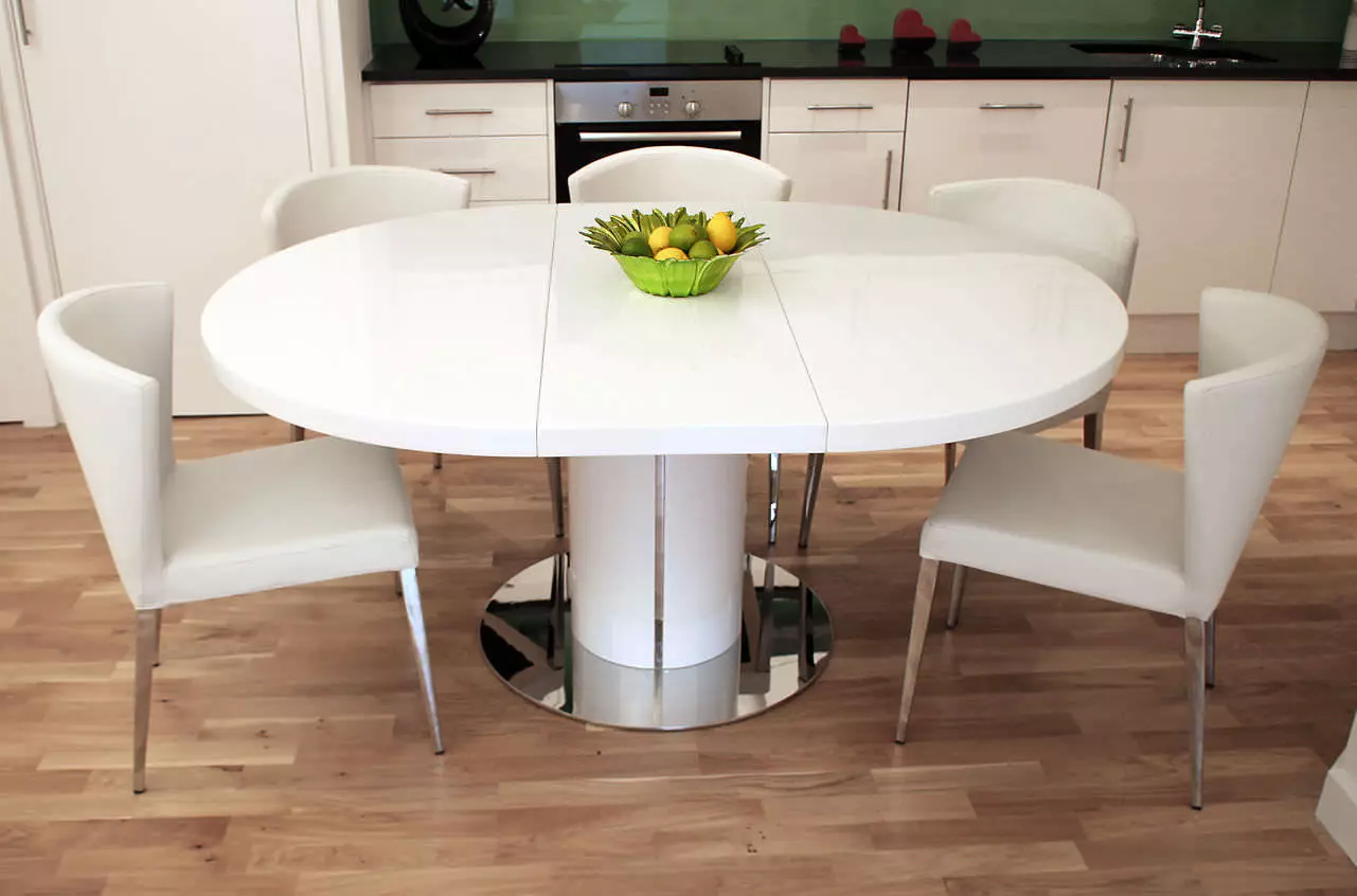 Grupa jadalna do kuchni ze stolikiem przesuwnym (51 zdjęć): składane krzesła z drewna i stołów kuchennych Transformatory, meble szklane i inne opcje 24861_45
