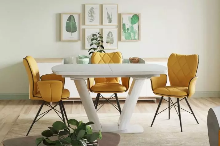 Grupo de comedor para a cociña con mesa deslizante (51 fotos): cadeiras dobráveis ​​de madeira e mesa de cociña transformadores, mobles de vidro e outras opcións 24861_48
