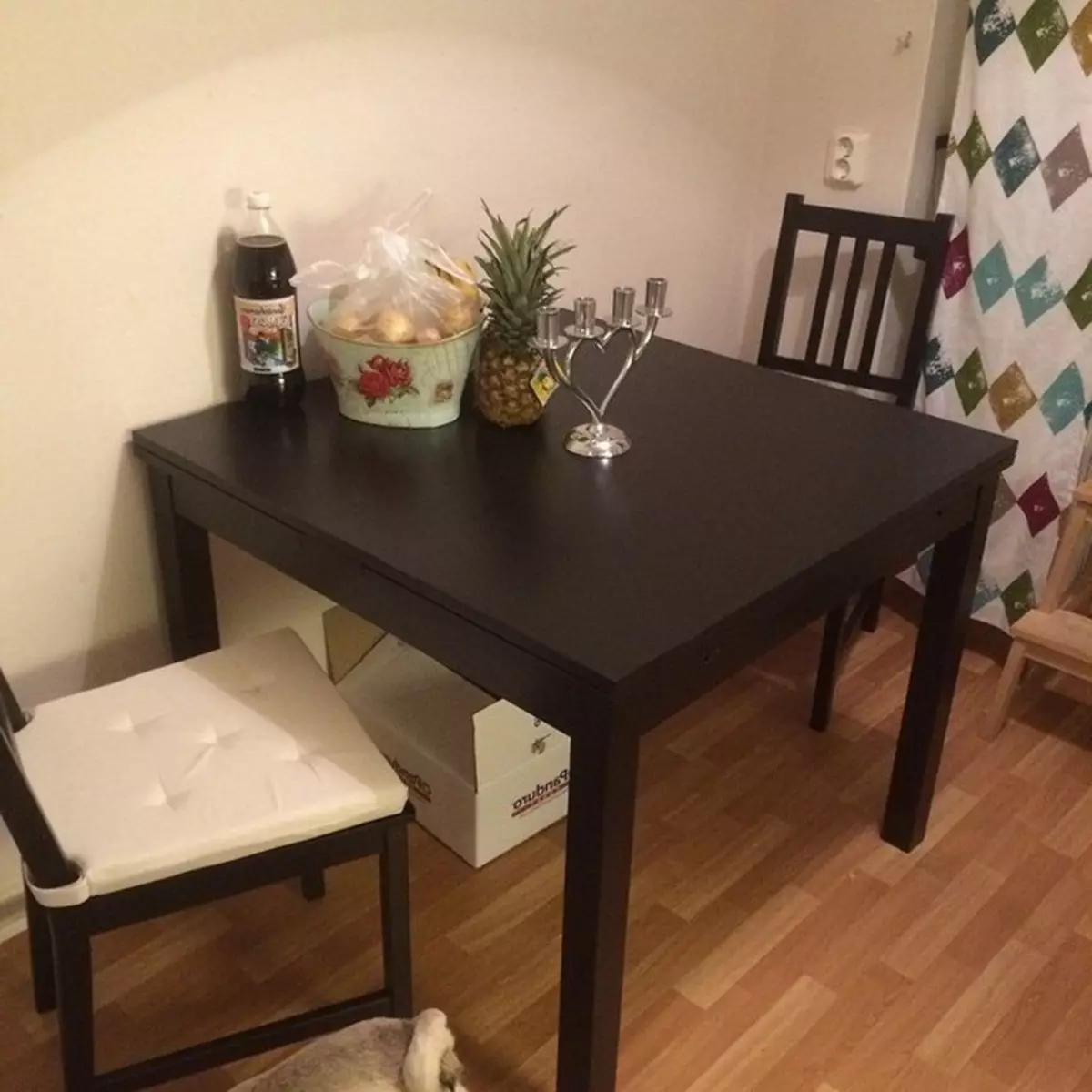Стол для маленькой кухни квадратный