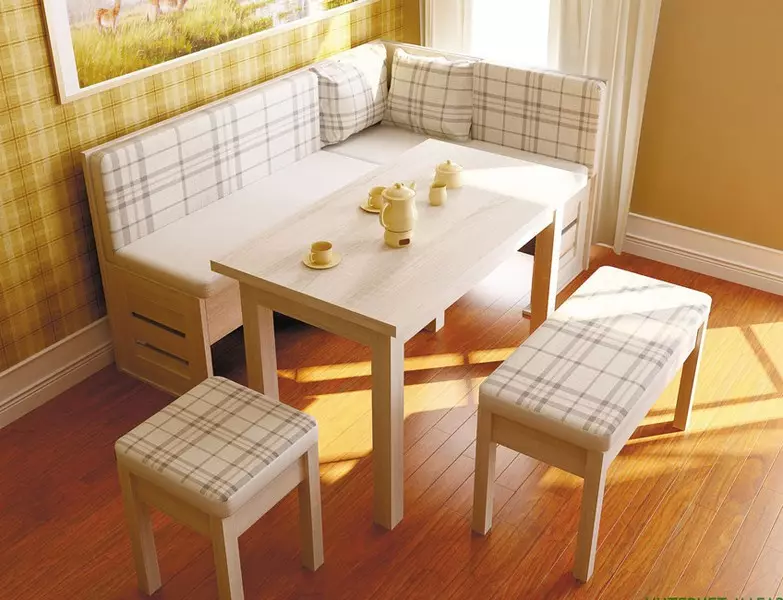 台所の小さな角（68写真）：丸いテーブルと角のあるソファーのキッチンミニコーナー、その他の小型のオプション 24885_57