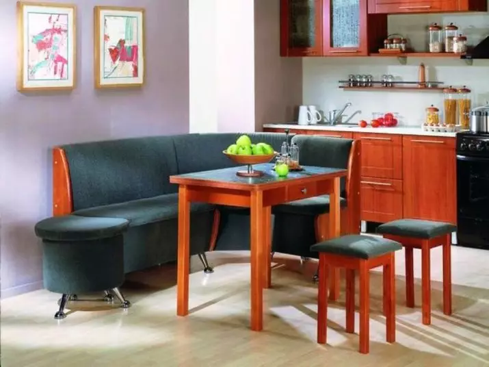 juru leutik di dapur (68 foto): pawon mini juru sareng round table jeung hiji sofa sudut, pilihan leutik-ukuran séjénna 24885_67