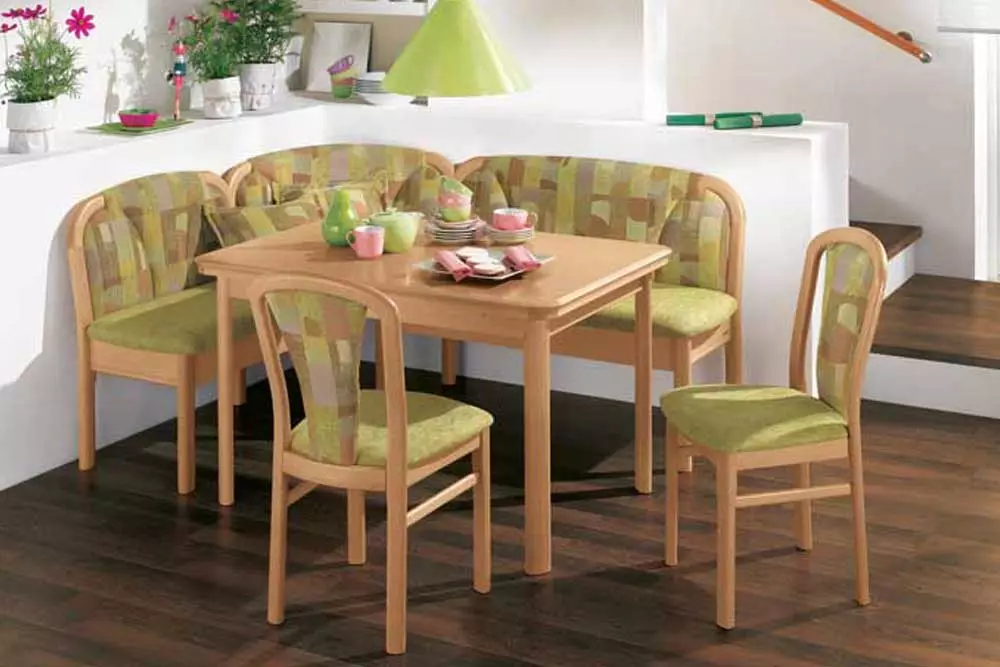 گوشه های آشپزخانه نرم (55 عکس): طراحی مبلمان برای آشپزخانه کوچک و بزرگ، اندازه گوشه ها با میز و صندلی 24886_9