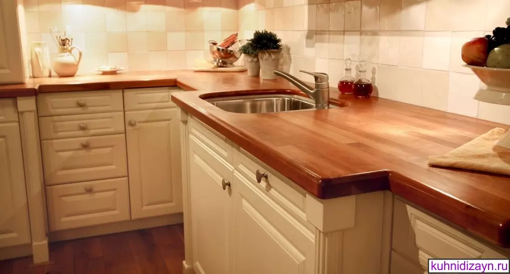 Dimensi countertops untuk dapur (28 foto): Ukuran standar dan non-standar dari meja dapur. Berapa panjang meja di atas headset dapur? 24892_12