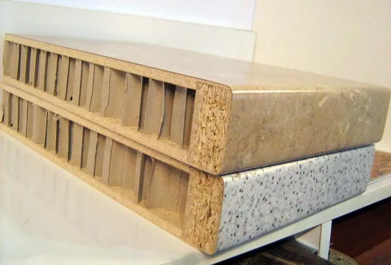 Dimensi countertops untuk dapur (28 foto): Ukuran standar dan non-standar dari meja dapur. Berapa panjang meja di atas headset dapur? 24892_24