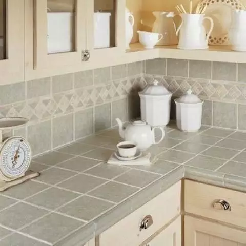 Kontrattop iz pločica na kuhinji (35 fotografija): keramička kuhinja countertop iz mozaika i drugih opcija. Što odabrati? 24898_6