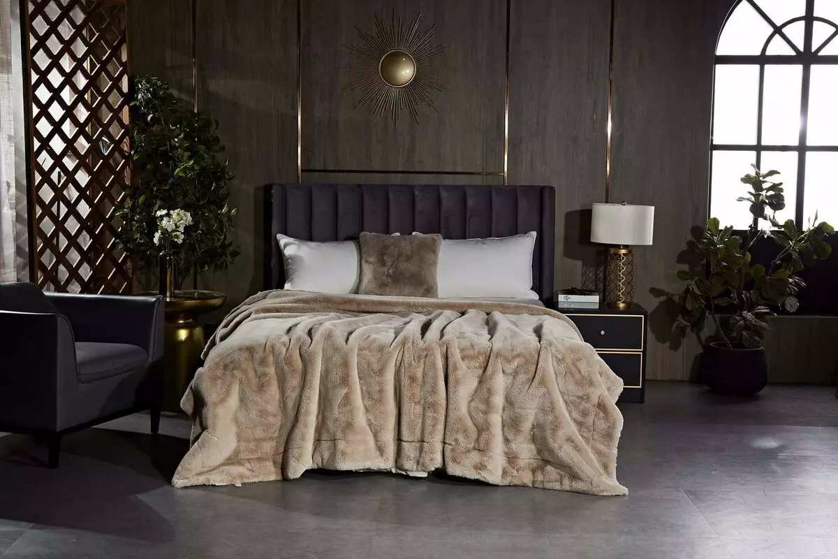 Pels sengetæpper: Plaider fra kunstig og naturlig pels med en lang bunke på sengen, Marianna og andre, dobbeltsidede sengetæpper 24928_22
