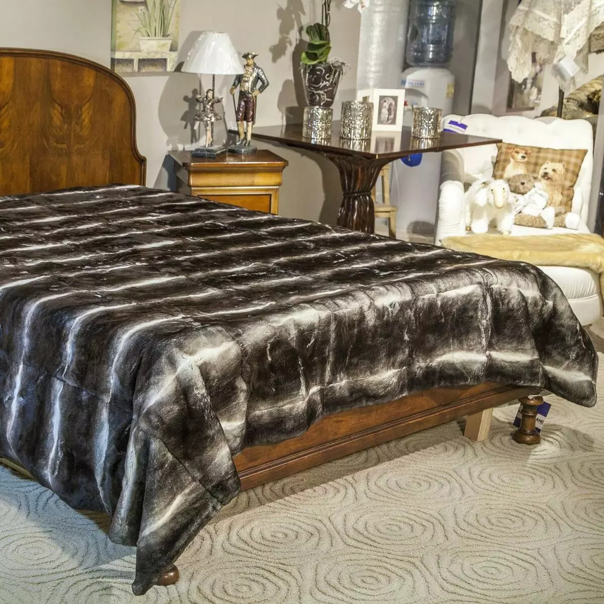 Karusnahast voodikatted: pliidid kunstlikust ja looduslikust karusnahast pikka vahi voodi, Marianna ja teiste kahepoolsete voodikatte puhul 24928_25