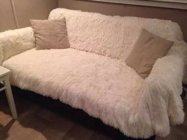 Fur dekens: Plaids van kunsmatige en natuurlike pels met 'n lang paal op die bed, Marianna en ander, dubbelzijdig dekens 24928_33