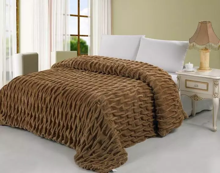 Pels sengetæpper: Plaider fra kunstig og naturlig pels med en lang bunke på sengen, Marianna og andre, dobbeltsidede sengetæpper 24928_38