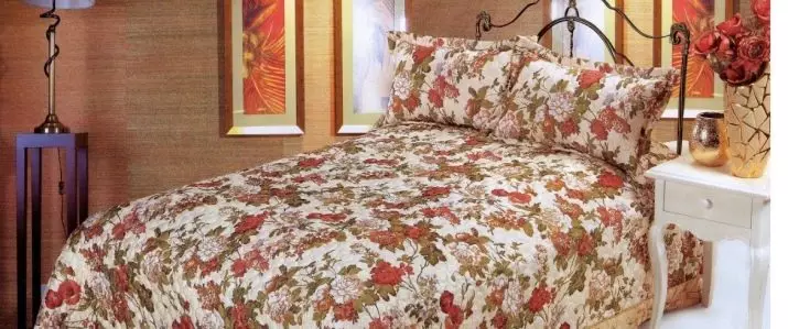 Tapestry-vuoteet (37 kuvaa): Jacquard-vuoteet sängyssä 220x240 ja muut koot, kudoksen koostumus Gostin, monofonisten ja muiden päiväpeitteiden mukaan 24933_19
