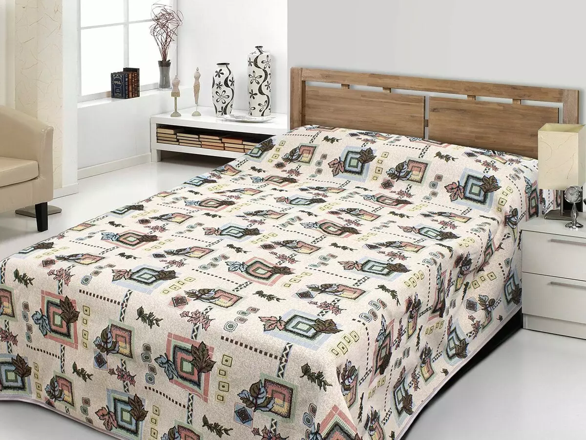 Tapestry bedspreads (37 عکس): په بستره 220x240 او نورو اندازو jacquard bedspreads، د ټوکر د جوړښت ته gost، monophonic او نورو bedspreads له مخې 24933_21