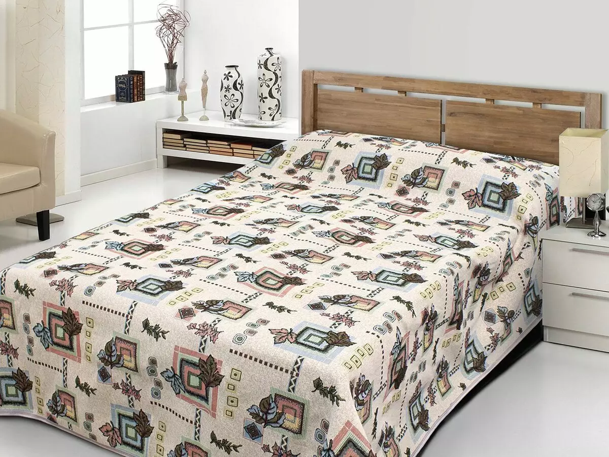 Tapestry BedsPreads (37 myndir): Jacquard bedspreads á rúminu 220x240 og aðrar stærðir, samsetning efnisins samkvæmt GOST, monophonic og öðrum bedspreads 24933_21