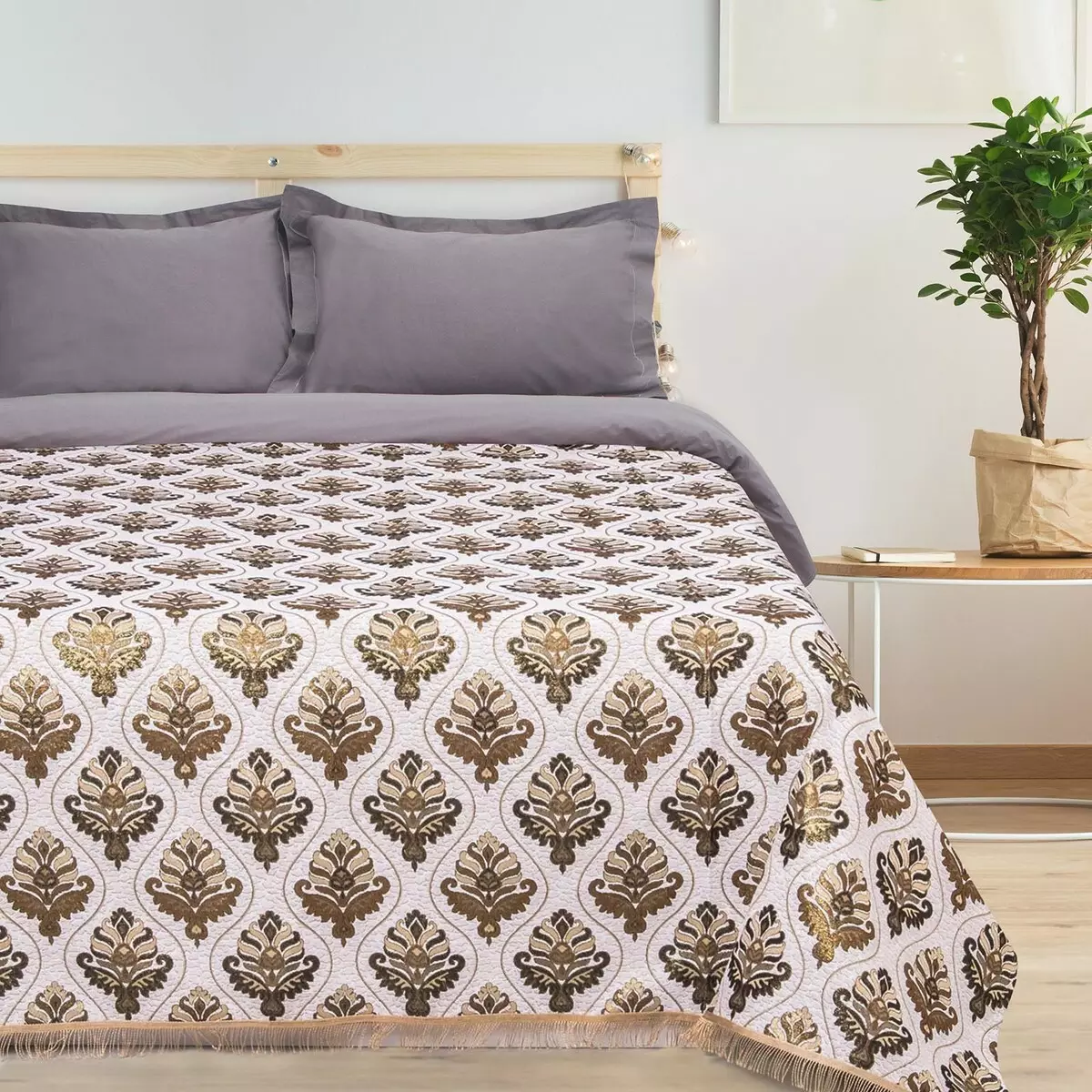 Tapestry Bedspreads (37 fotot): Jacquard voodikatted voodi 220x240 ja muud suurused, kompositsioon kangast vastavalt GOST, Monophonic ja muud voodikatted 24933_3