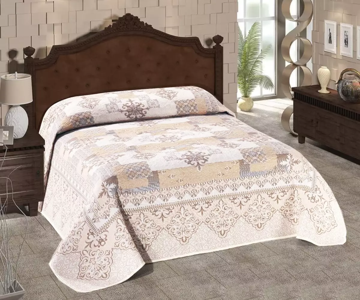 Tapestry Bedspreads (37 mga larawan): Jacquard bedspreads sa kama 220x240 at iba pang mga laki, ang komposisyon ng tela ayon sa GOST, monophonic at iba pang mga bedspreads 24933_30