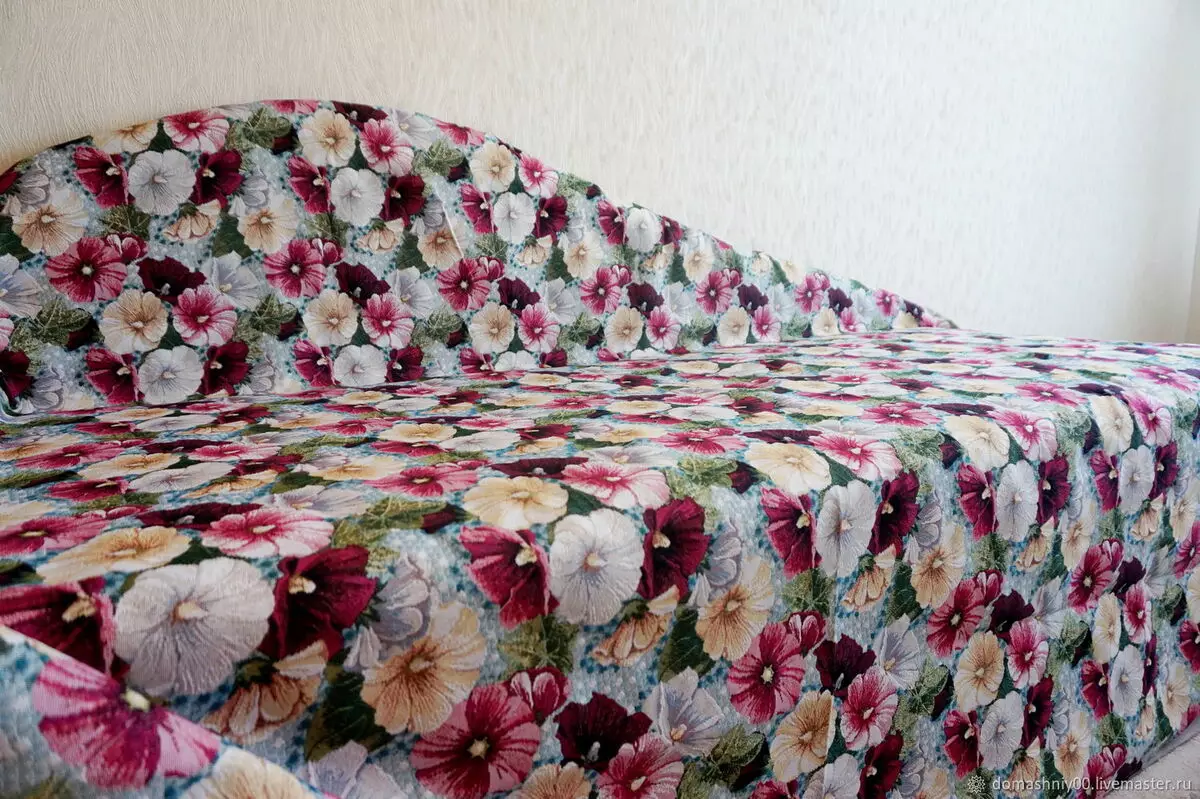 Bedspreads Tapestry (37 foto): Jacquard bedspreads në krevat 220x240 dhe madhësi të tjera, përbërjen e pëlhurës sipas GOST, monophonic dhe të tjera bedspreads 24933_31