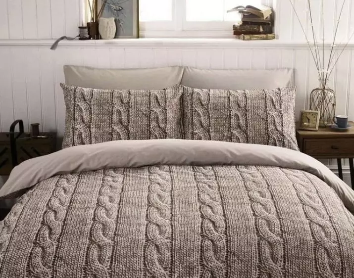 针织格子（69张照片）：在针织和其他纱线的床上床罩，手针织从正方形和环，白色，灰色等颜色 24941_53