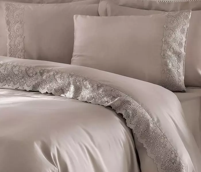 Calcar ou satin: Quoi de mieux pour le linge de lit? 27 Photo Quel matériel vaut mieux choisir? Quelle est la différence entre les tissus? Commentaires 24962_6