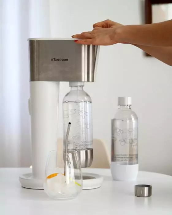 Siphon để chăm sóc nước (33 ảnh): Làm thế nào để sử dụng thiết bị cho soda ở nhà? Làm thế nào để gia đình Siphon làm việc để chuẩn bị đồ uống có ga? 24967_32