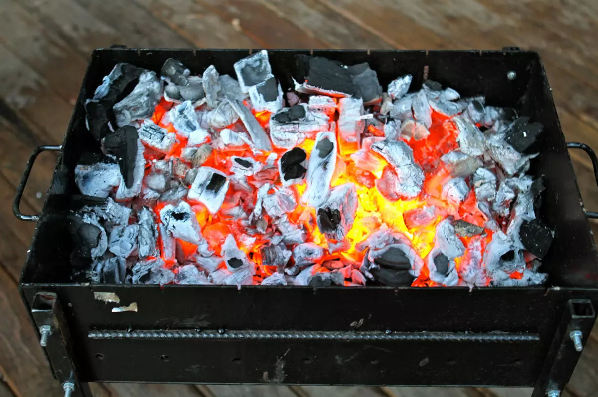 Barbecue Set: kingitus kohvrid grillimis- ja grill tööriistad, juhtudel koos klababide ja Mangalovi tarvikutega 24972_29