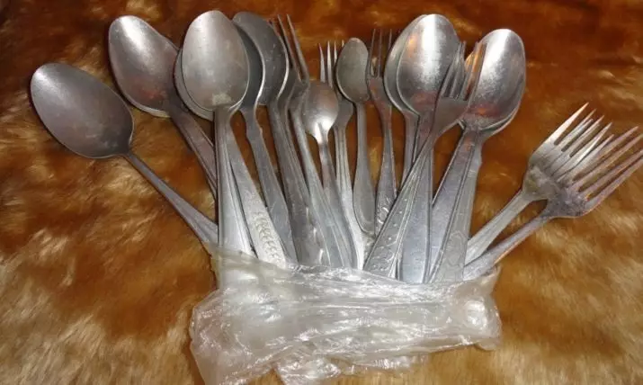 Sets of takeLery: një grup forks, thika dhe lugë për 6 dhe 24 persona, opsionet e dhuruara të regjistruara, pasqyrë e grupeve në një valixhe 24977_26