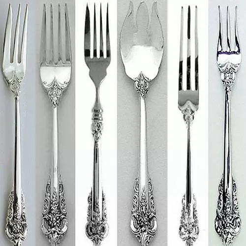 Поставувања на прибор за јадење: сет на вилушки, ножеви и лажици за 6 и 24 лица, регистрирани подарок опции, преглед на множества во куфер 24977_6